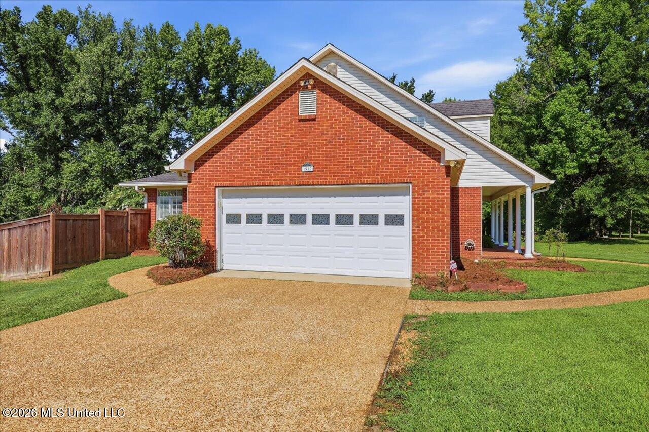 1919 Mcraven Road