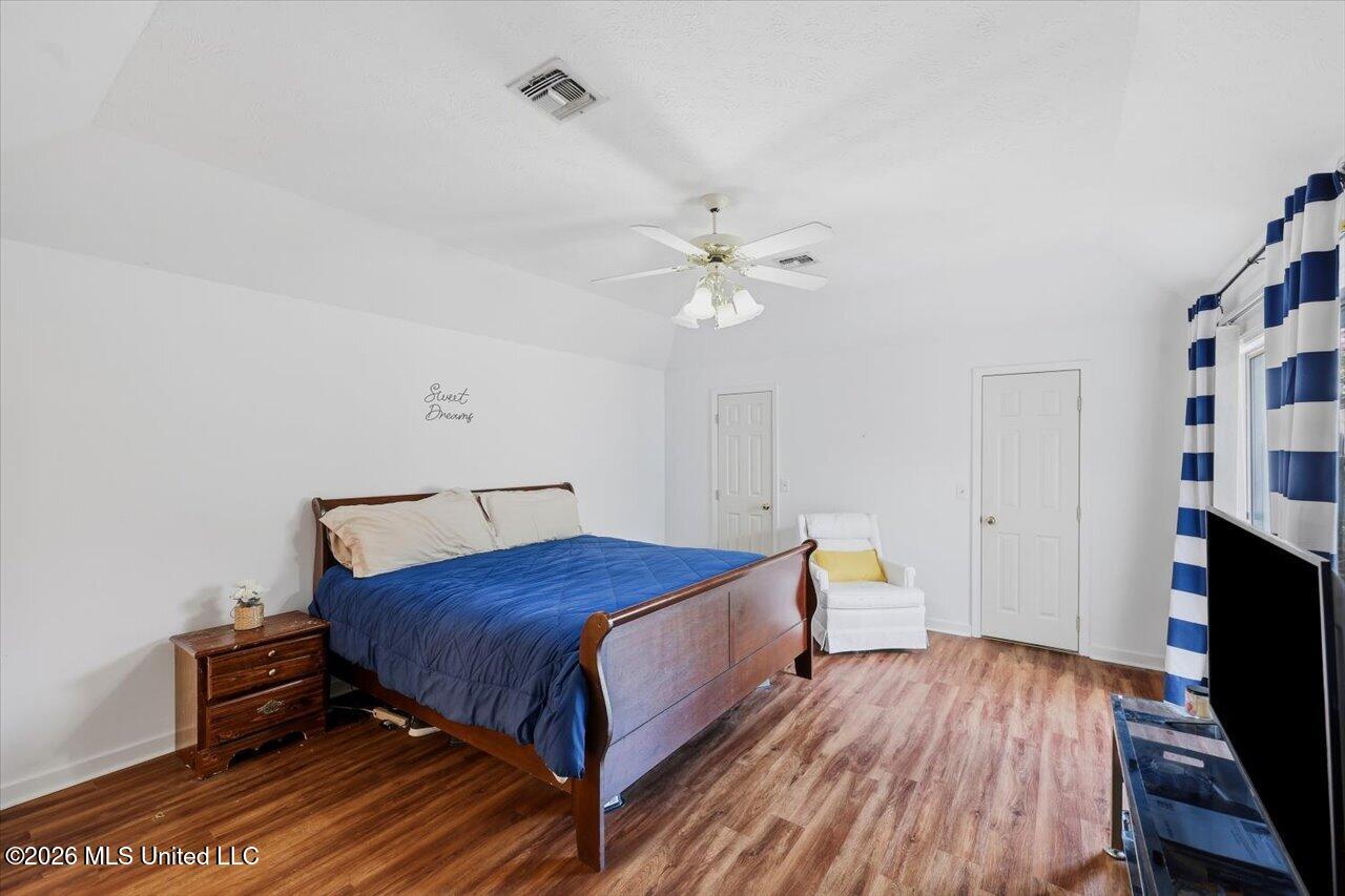 137 Villa Way