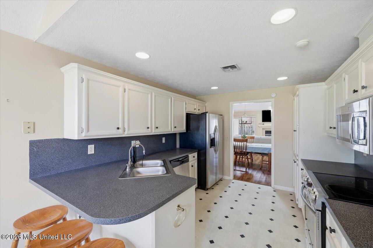 137 Villa Way