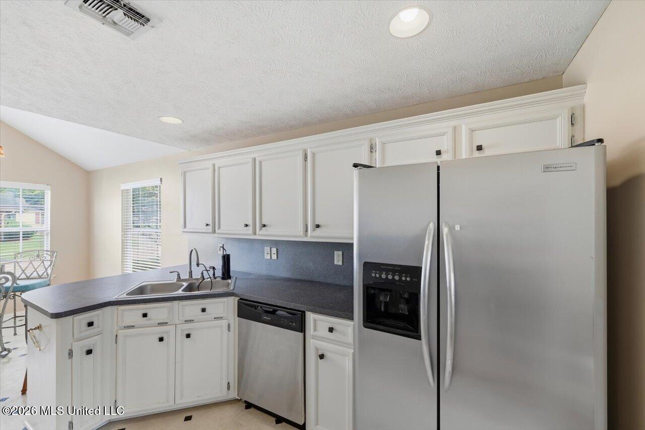 137 Villa Way