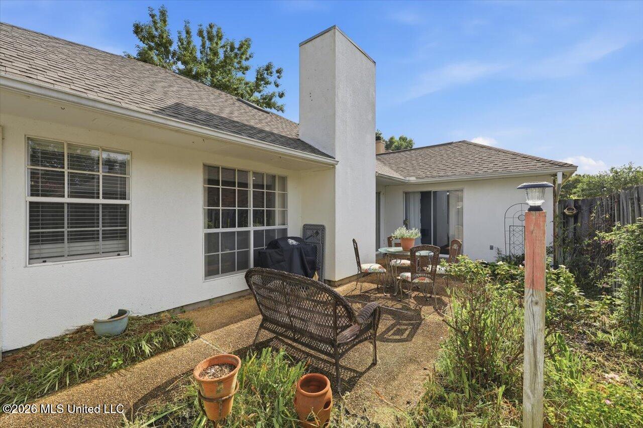 137 Villa Way