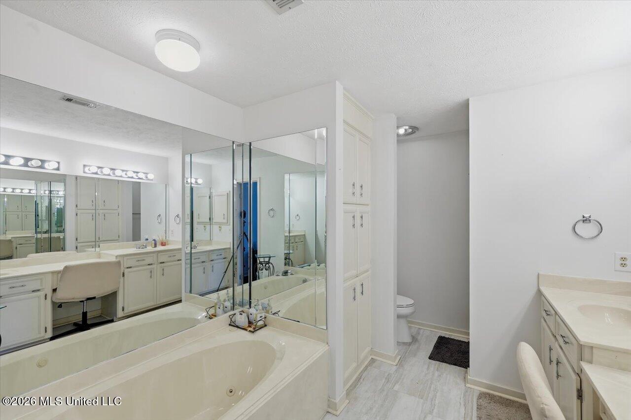 137 Villa Way