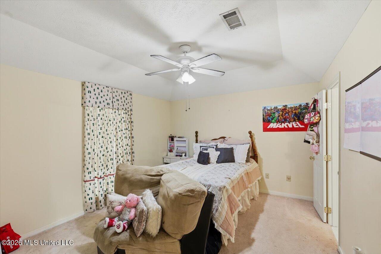 137 Villa Way
