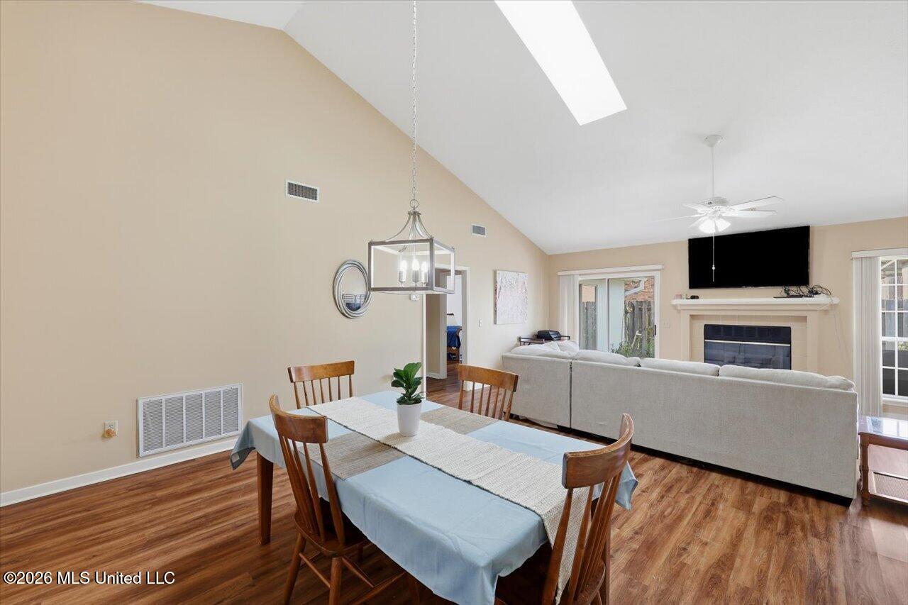 137 Villa Way