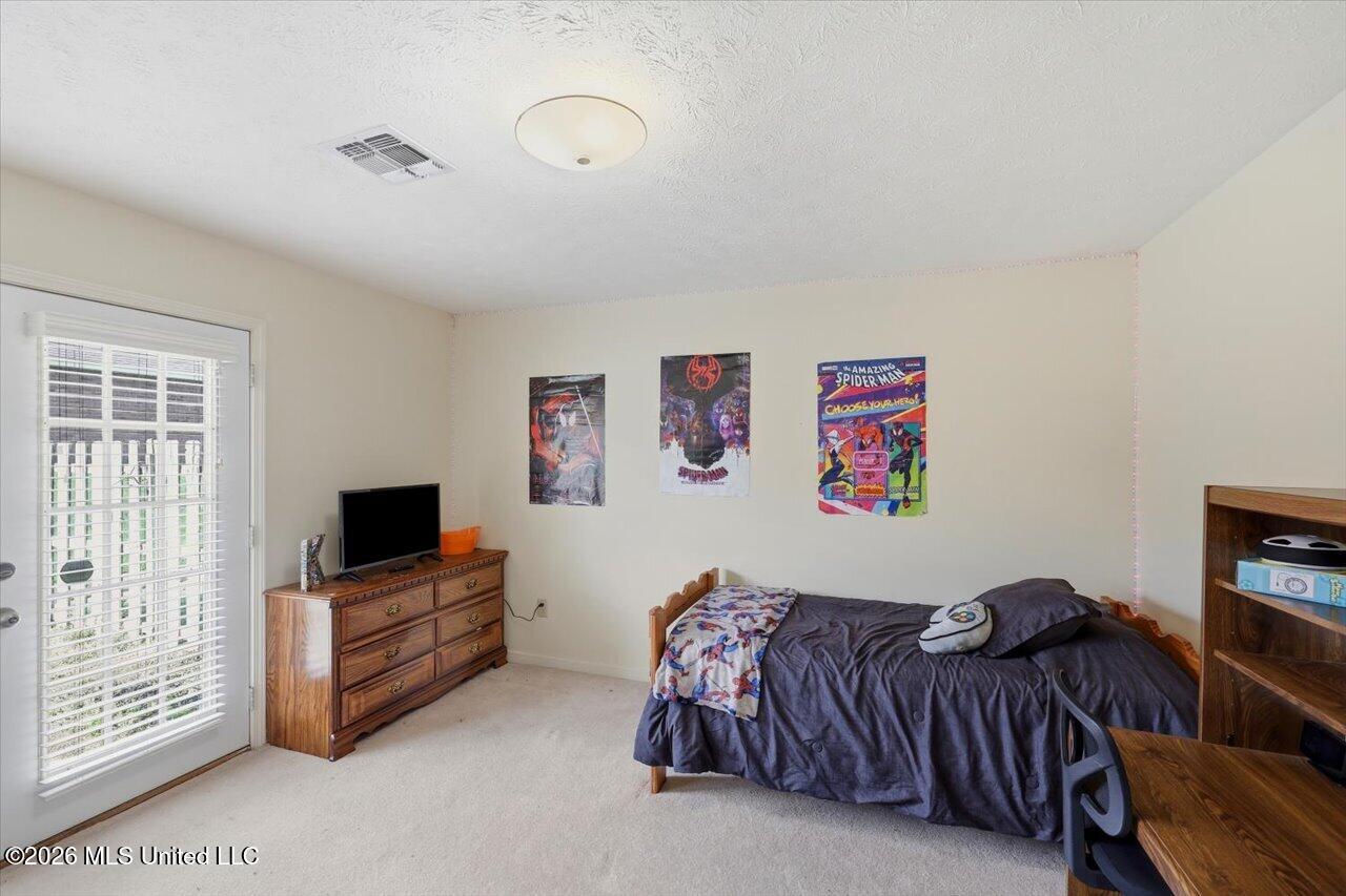 137 Villa Way