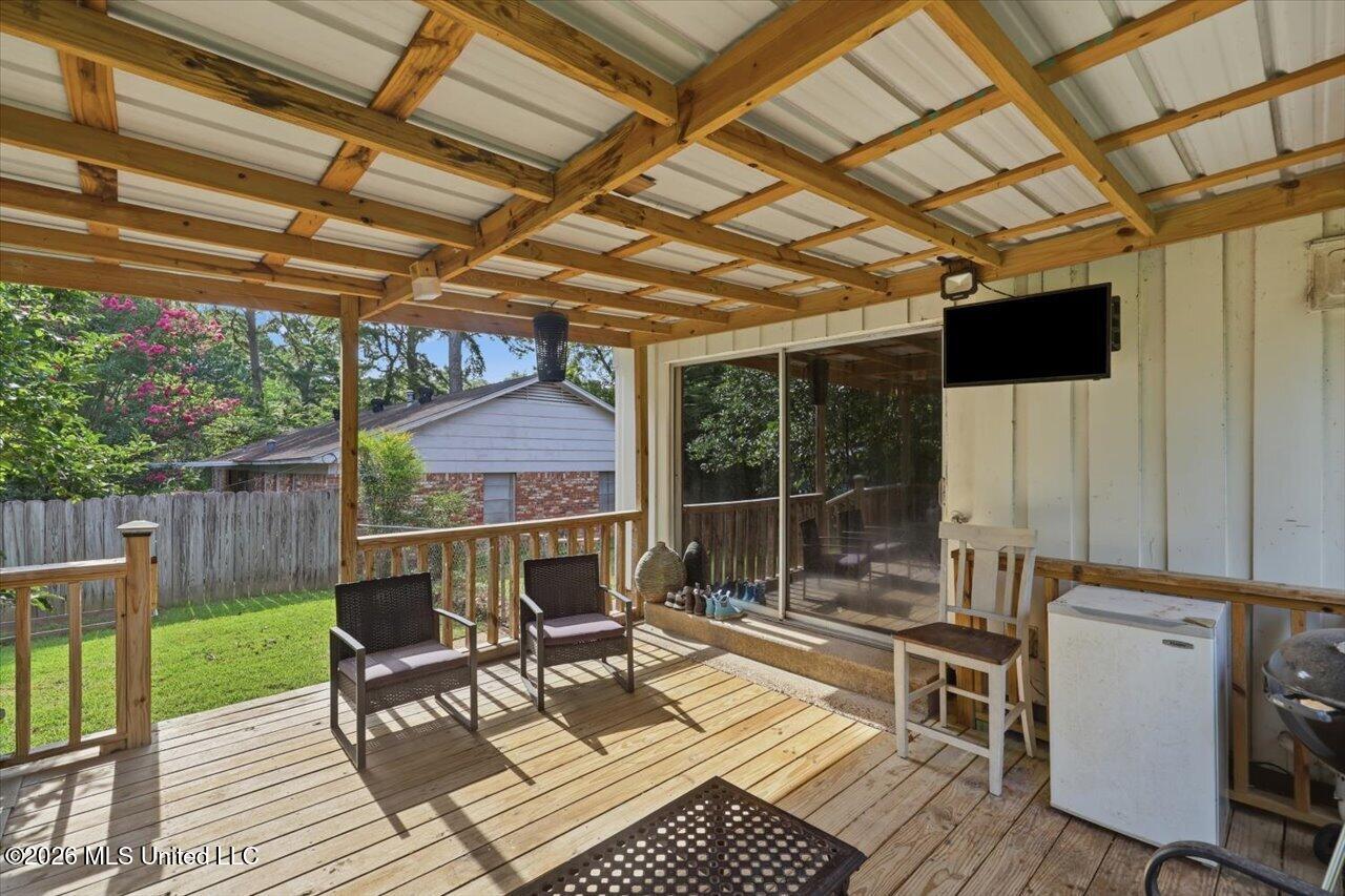 502 W Lakeview Circle