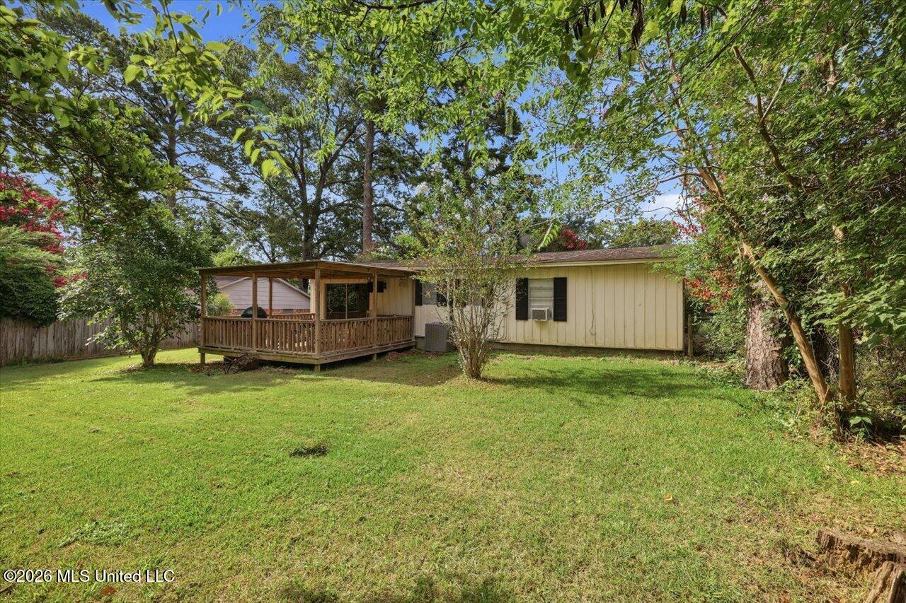 502 W Lakeview Circle