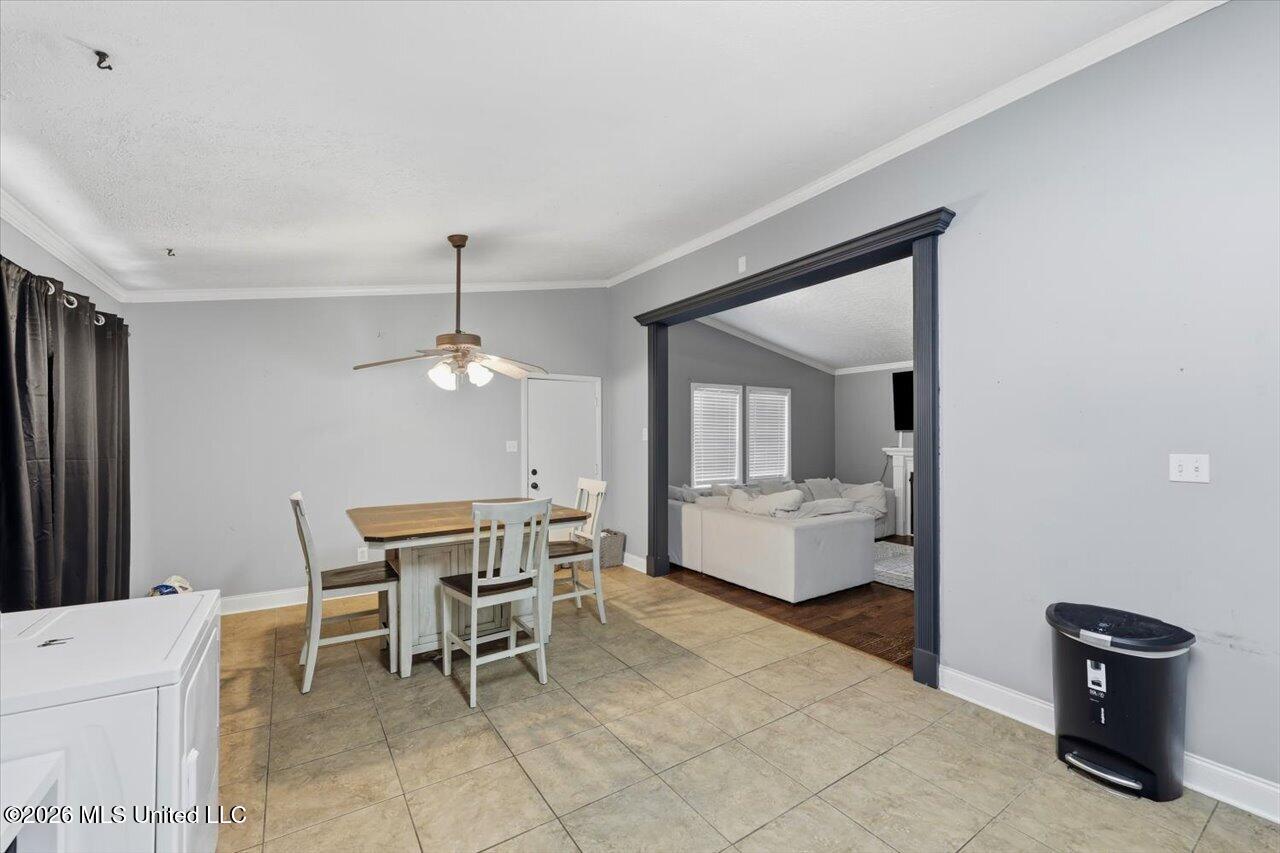 502 W Lakeview Circle