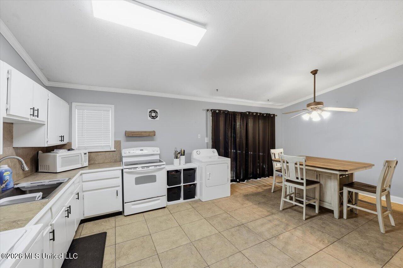 502 W Lakeview Circle