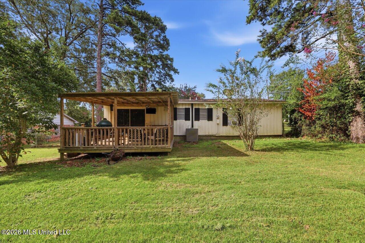 502 W Lakeview Circle