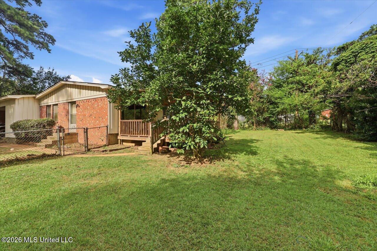 502 W Lakeview Circle