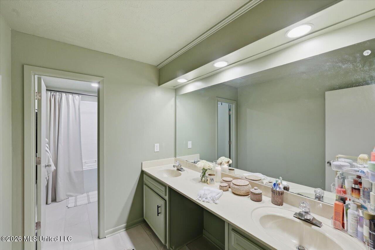 1226 Wesley Drive