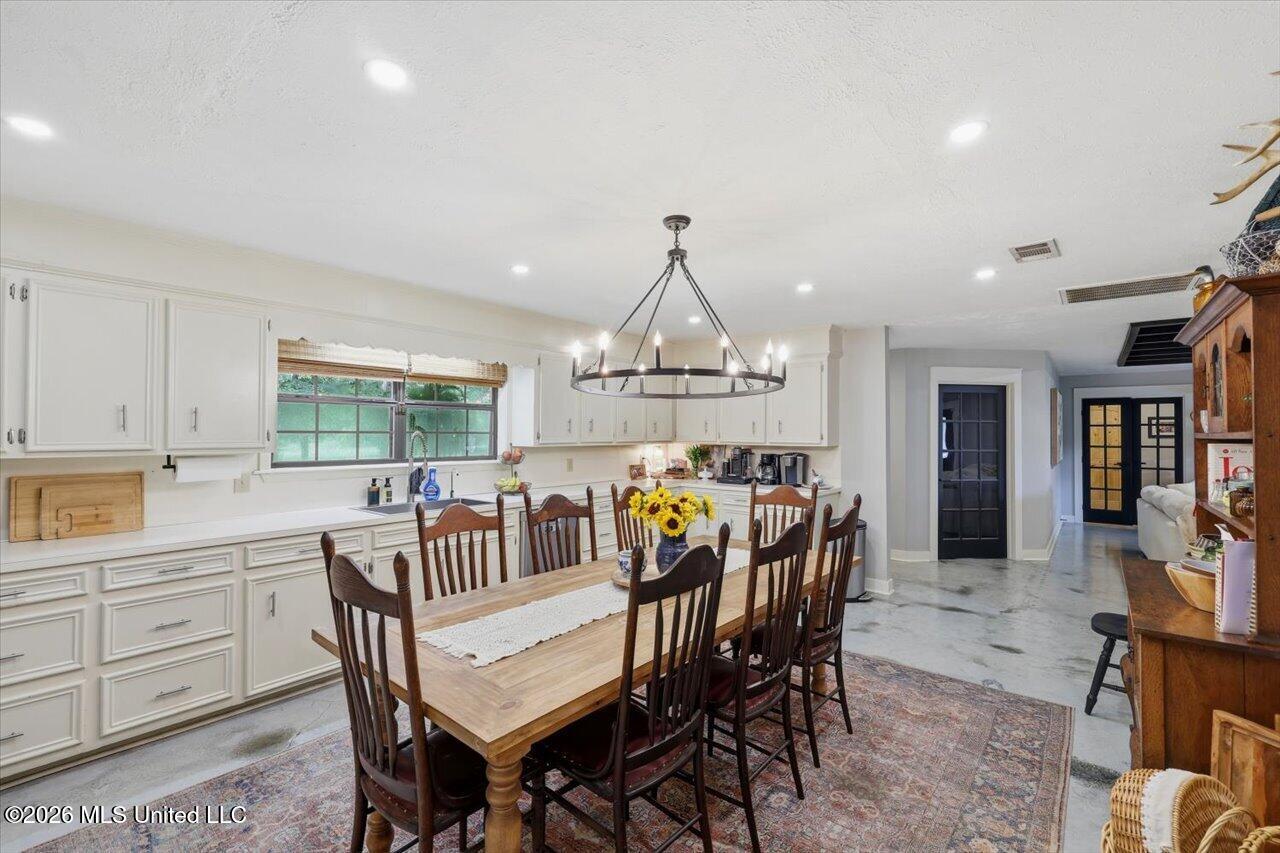 1226 Wesley Drive