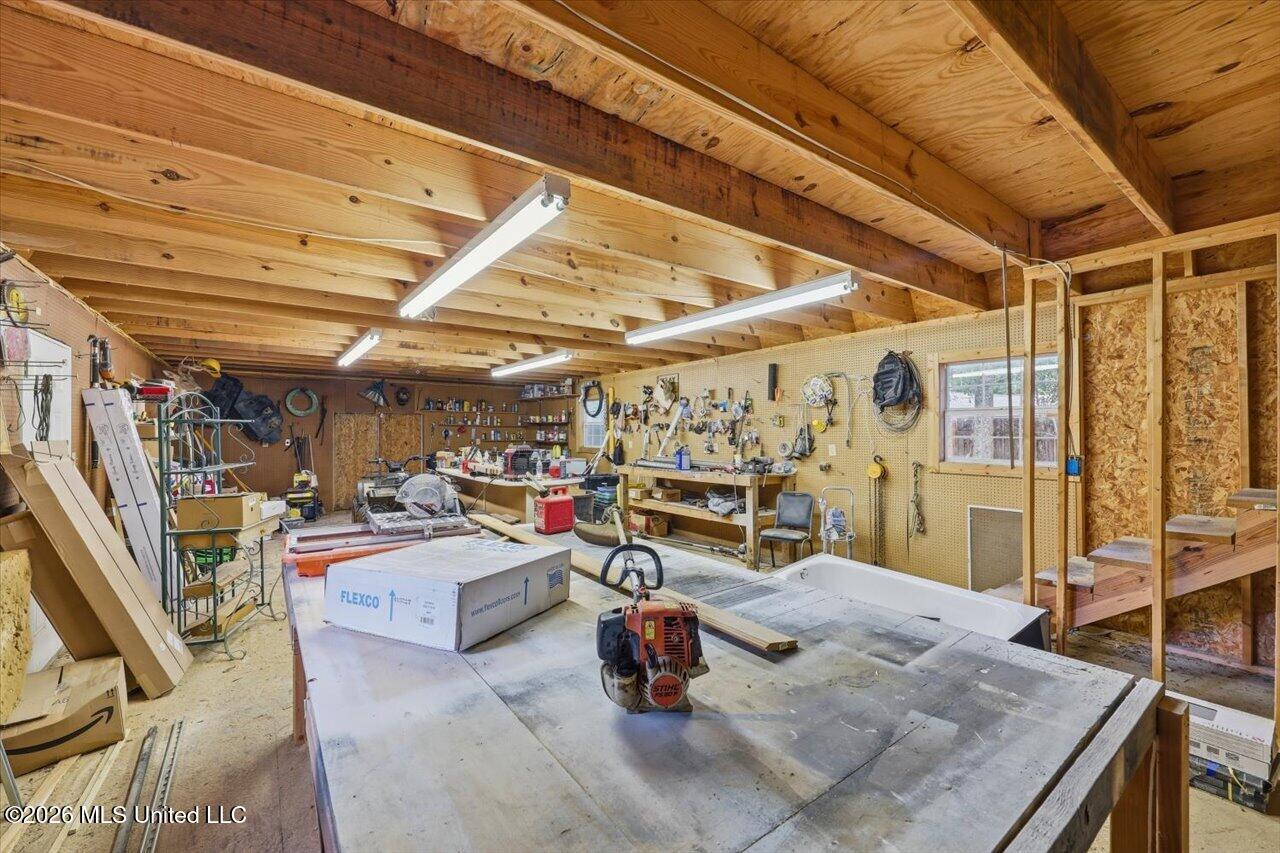 1226 Wesley Drive