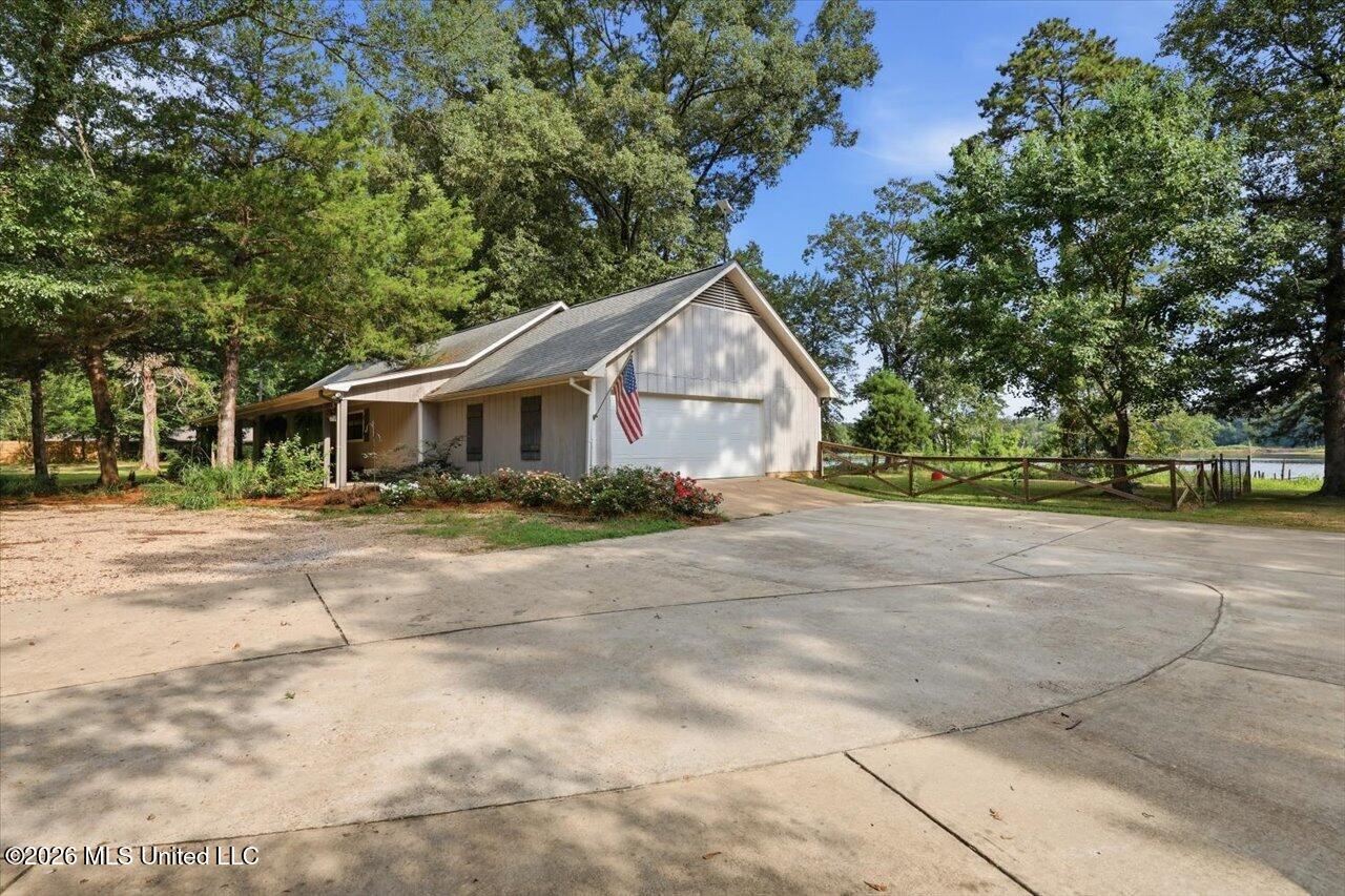 1226 Wesley Drive