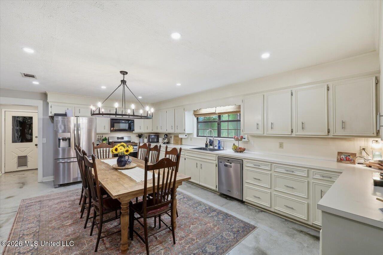 1226 Wesley Drive