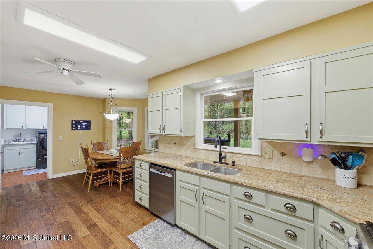 324 Warwick Road