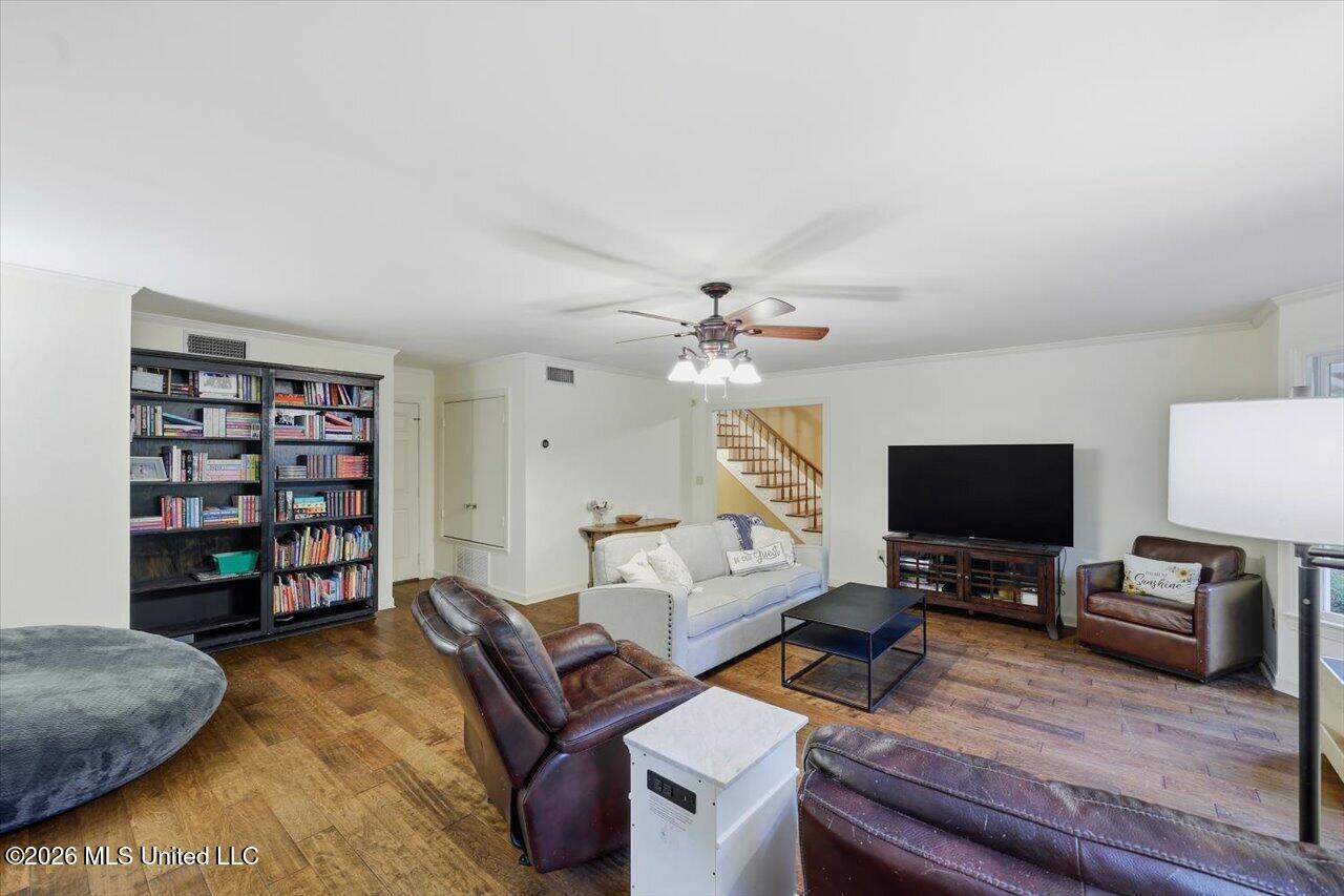 324 Warwick Road
