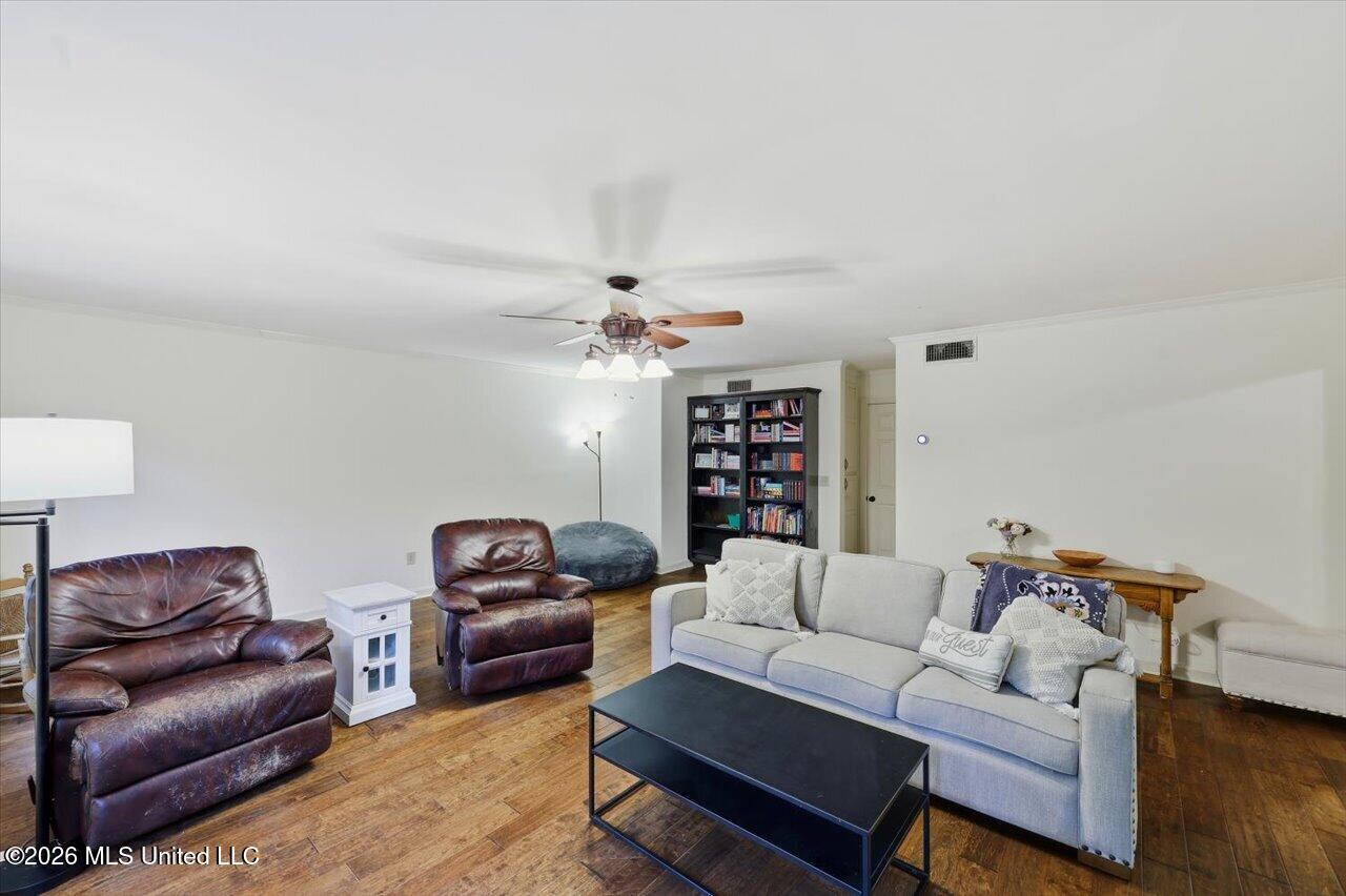 324 Warwick Road