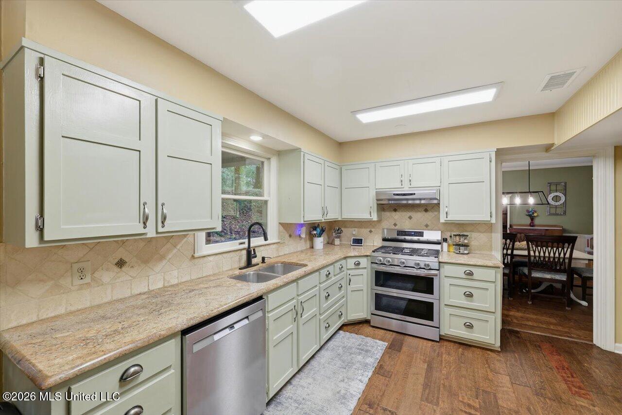 324 Warwick Road