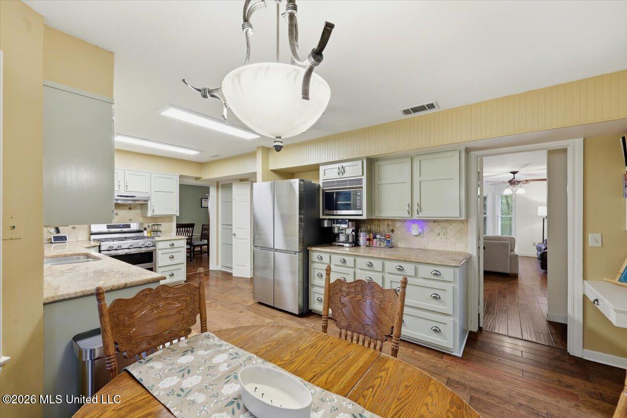324 Warwick Road