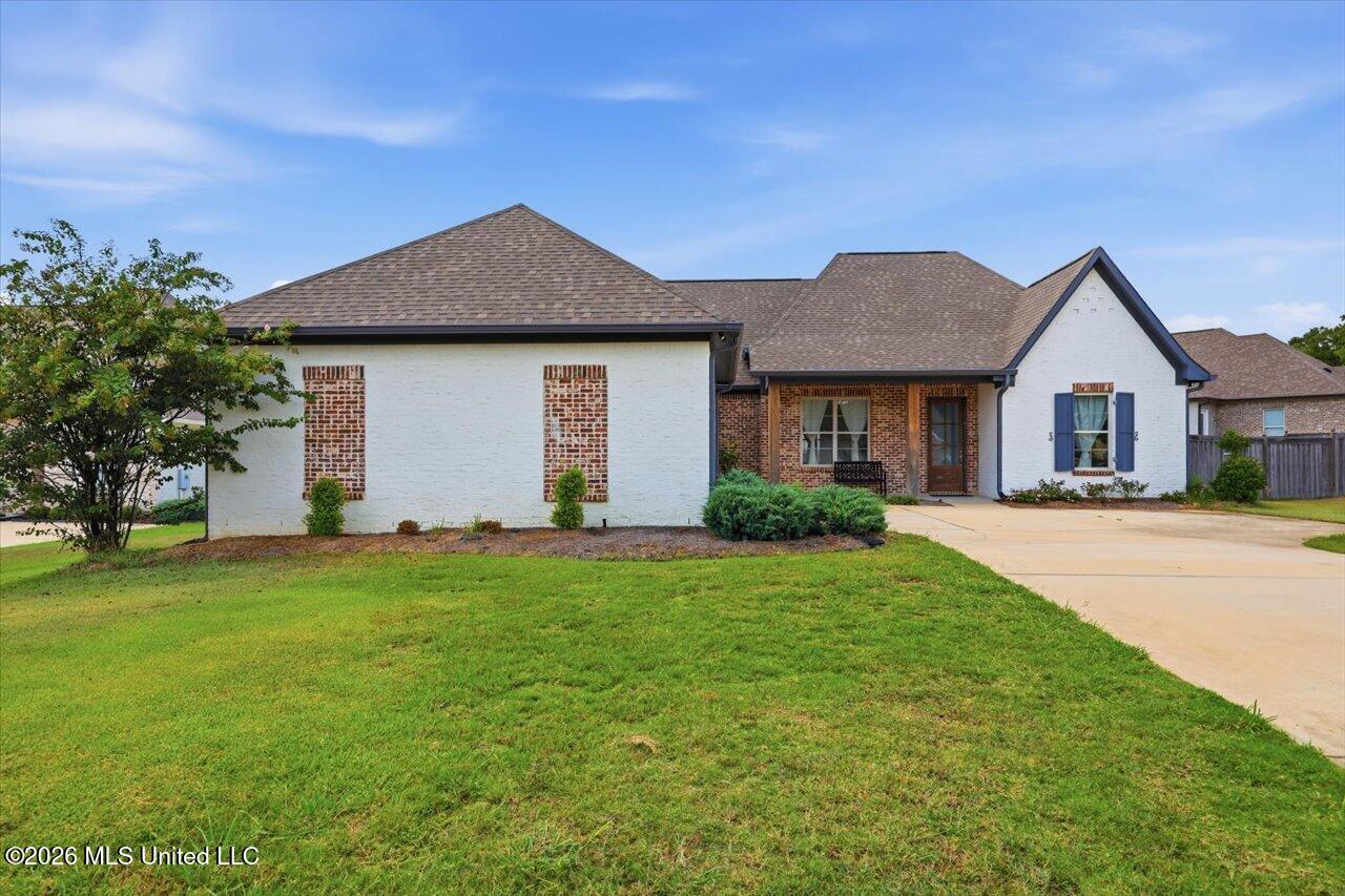 102 Twain Trail