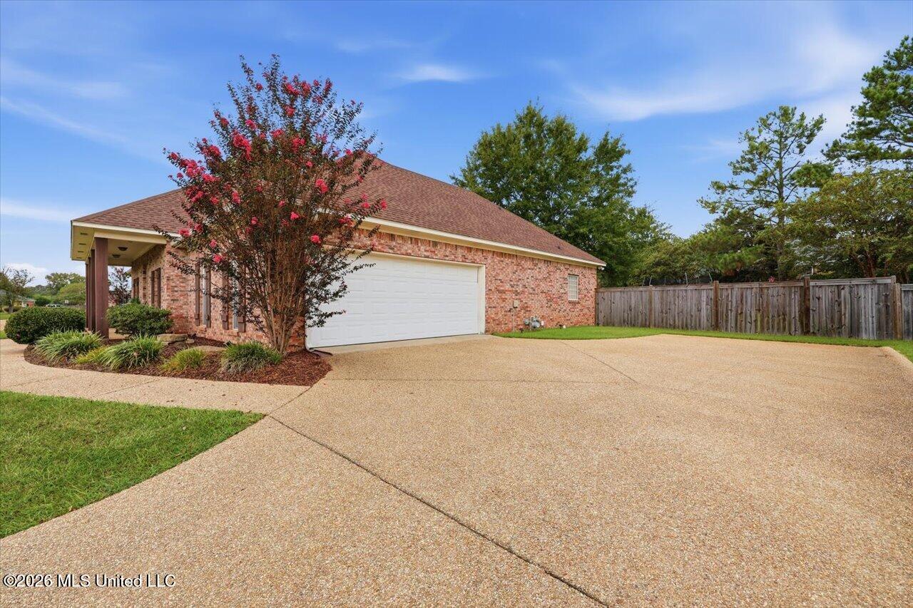 313 Hunters Ridge Drive