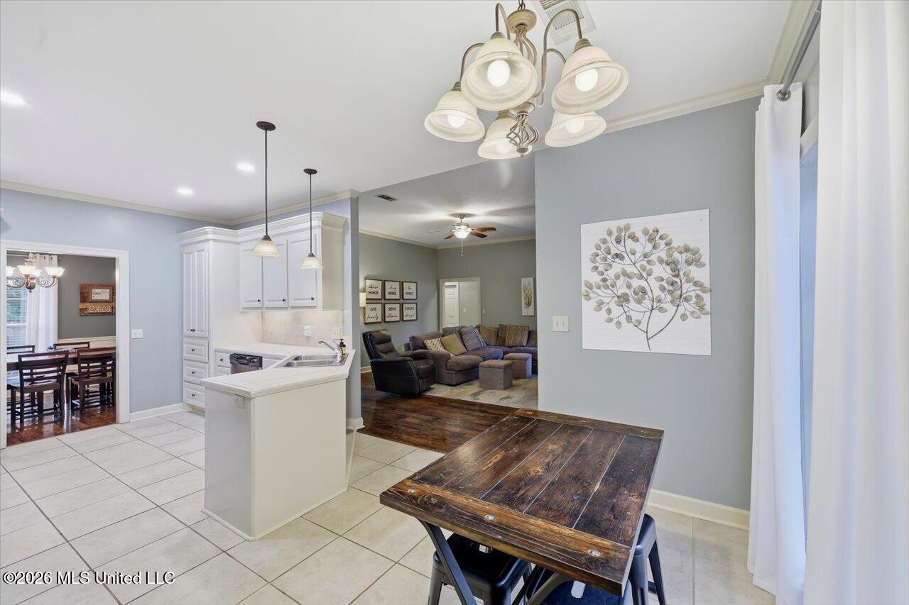 313 Hunters Ridge Drive
