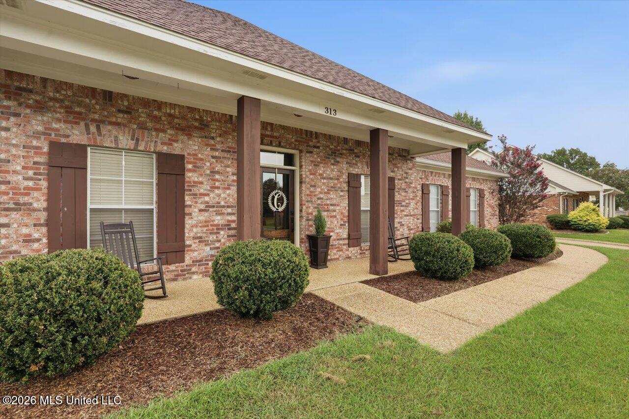 313 Hunters Ridge Drive