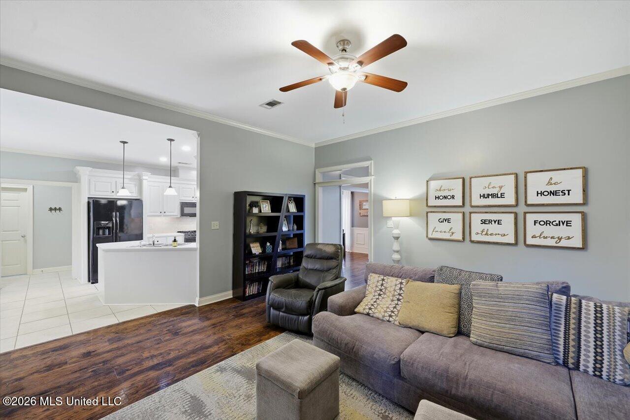 313 Hunters Ridge Drive