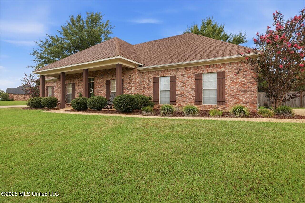 313 Hunters Ridge Drive