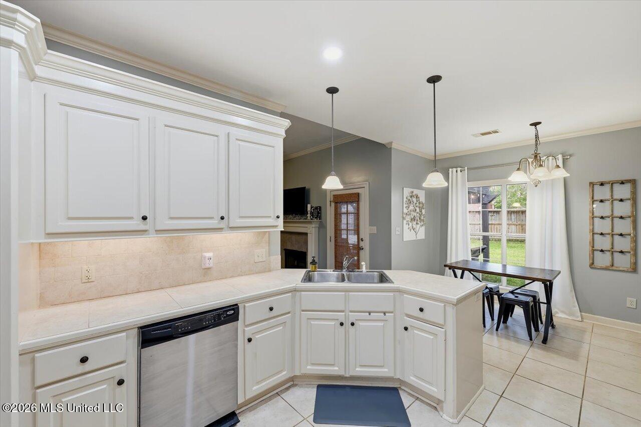 313 Hunters Ridge Drive