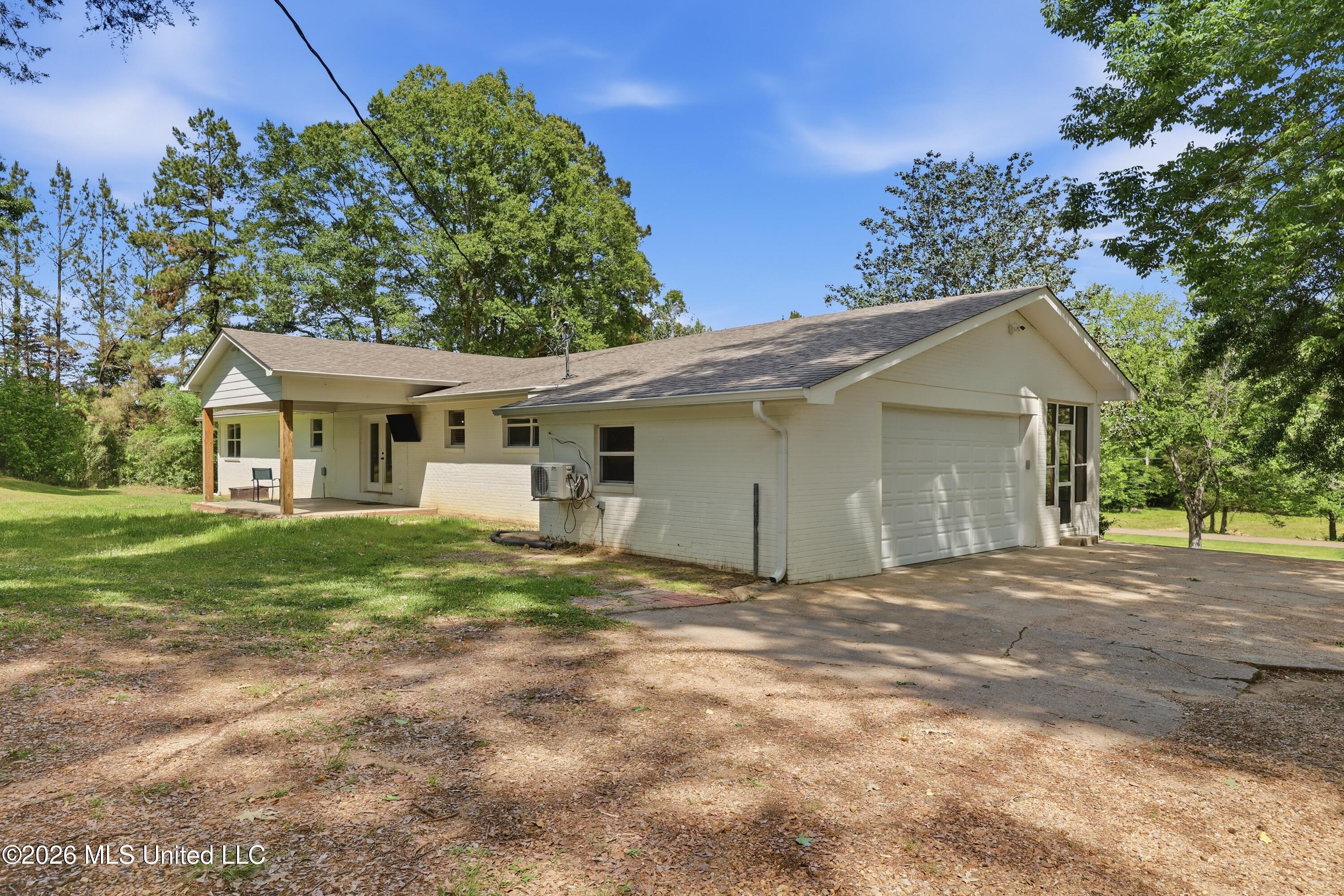 573 Clinton Tinnin Road