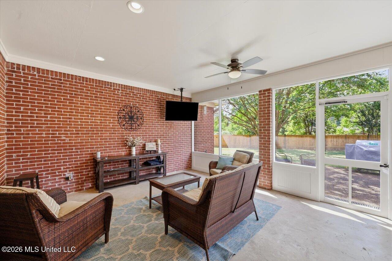 104 Hunters Glen