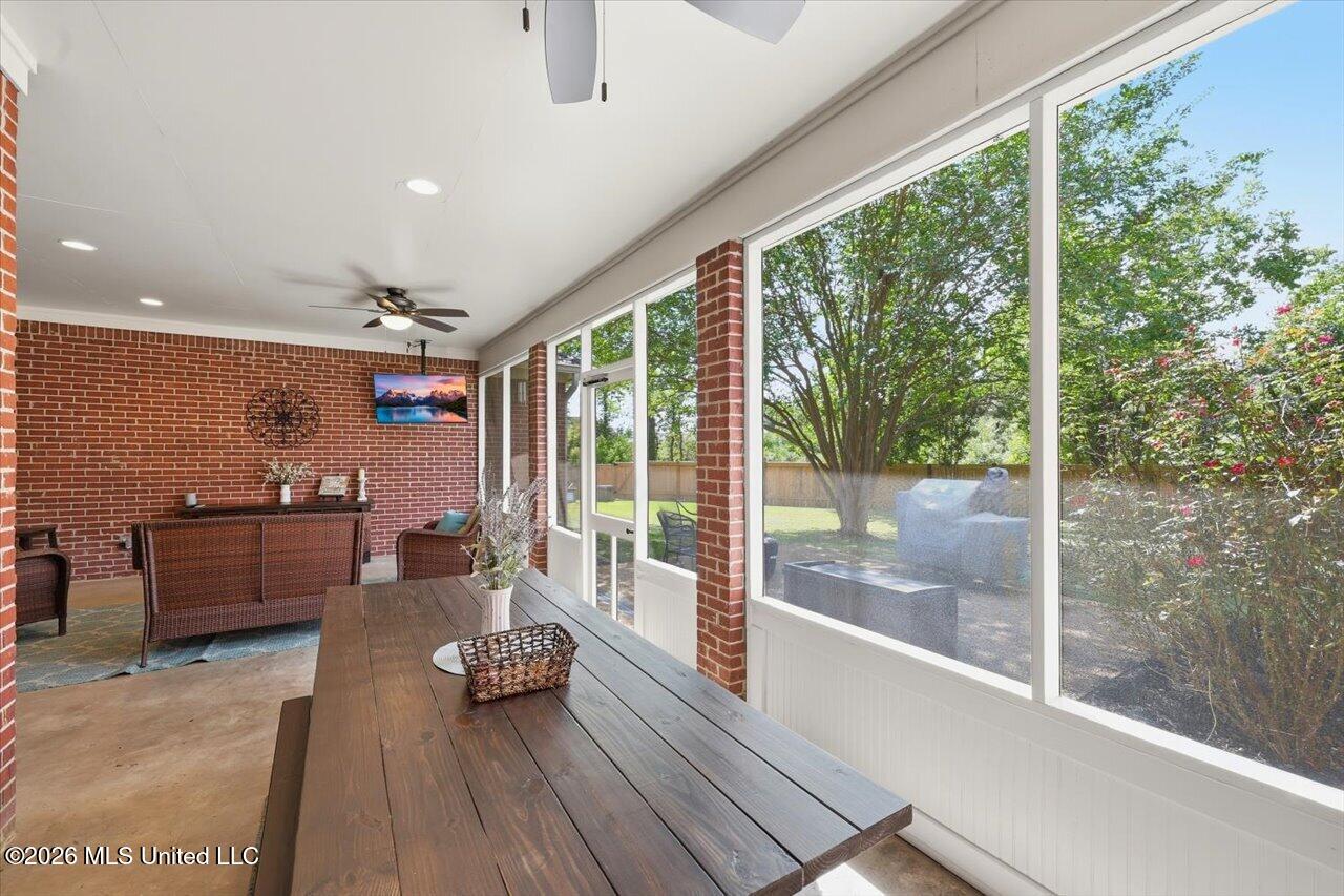104 Hunters Glen