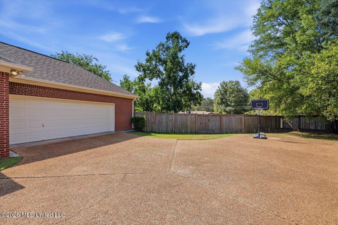 104 Hunters Glen