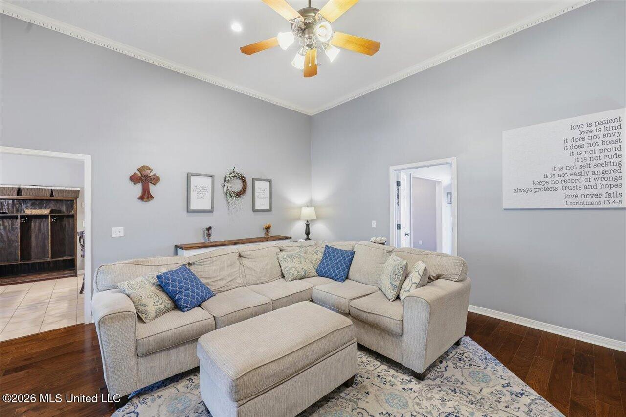 104 Hunters Glen