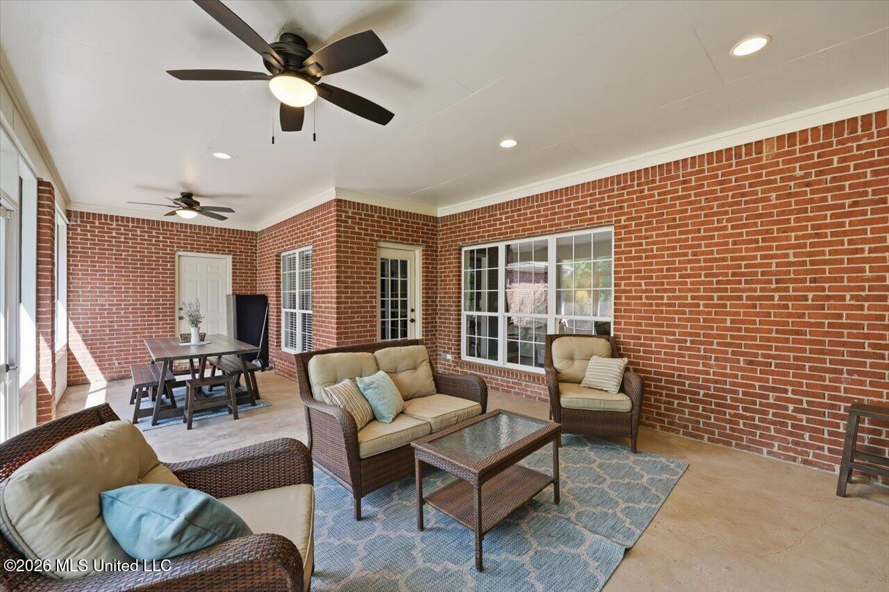 104 Hunters Glen