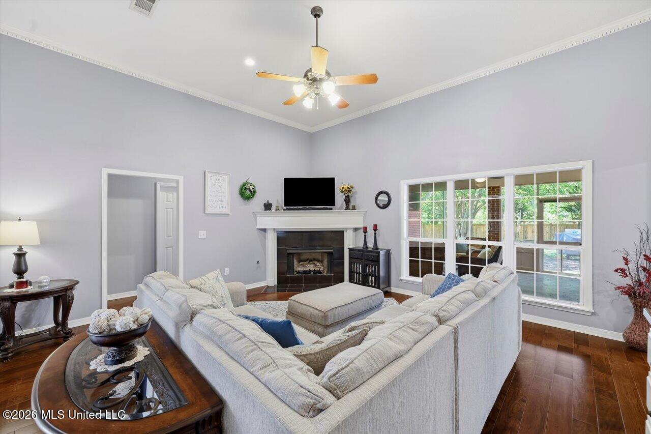104 Hunters Glen