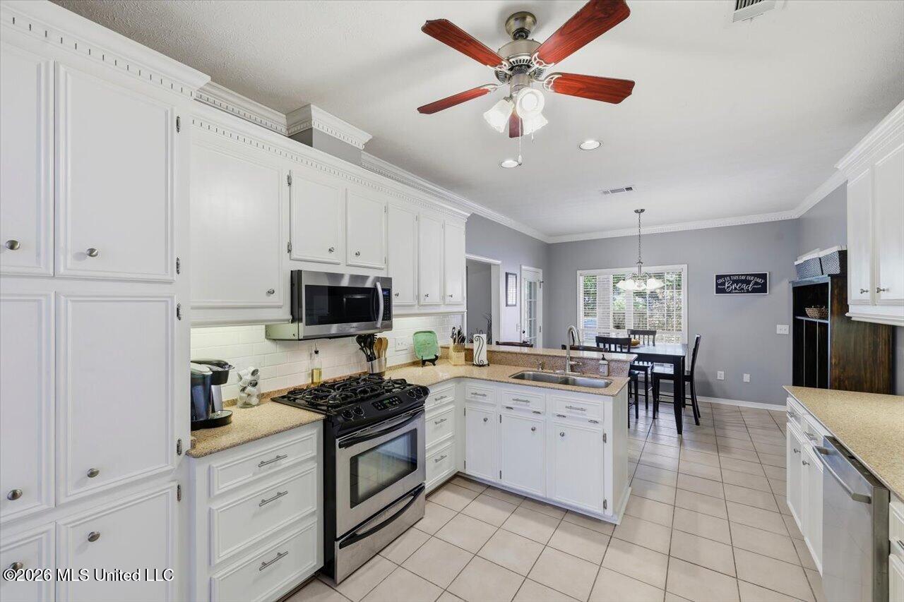 104 Hunters Glen