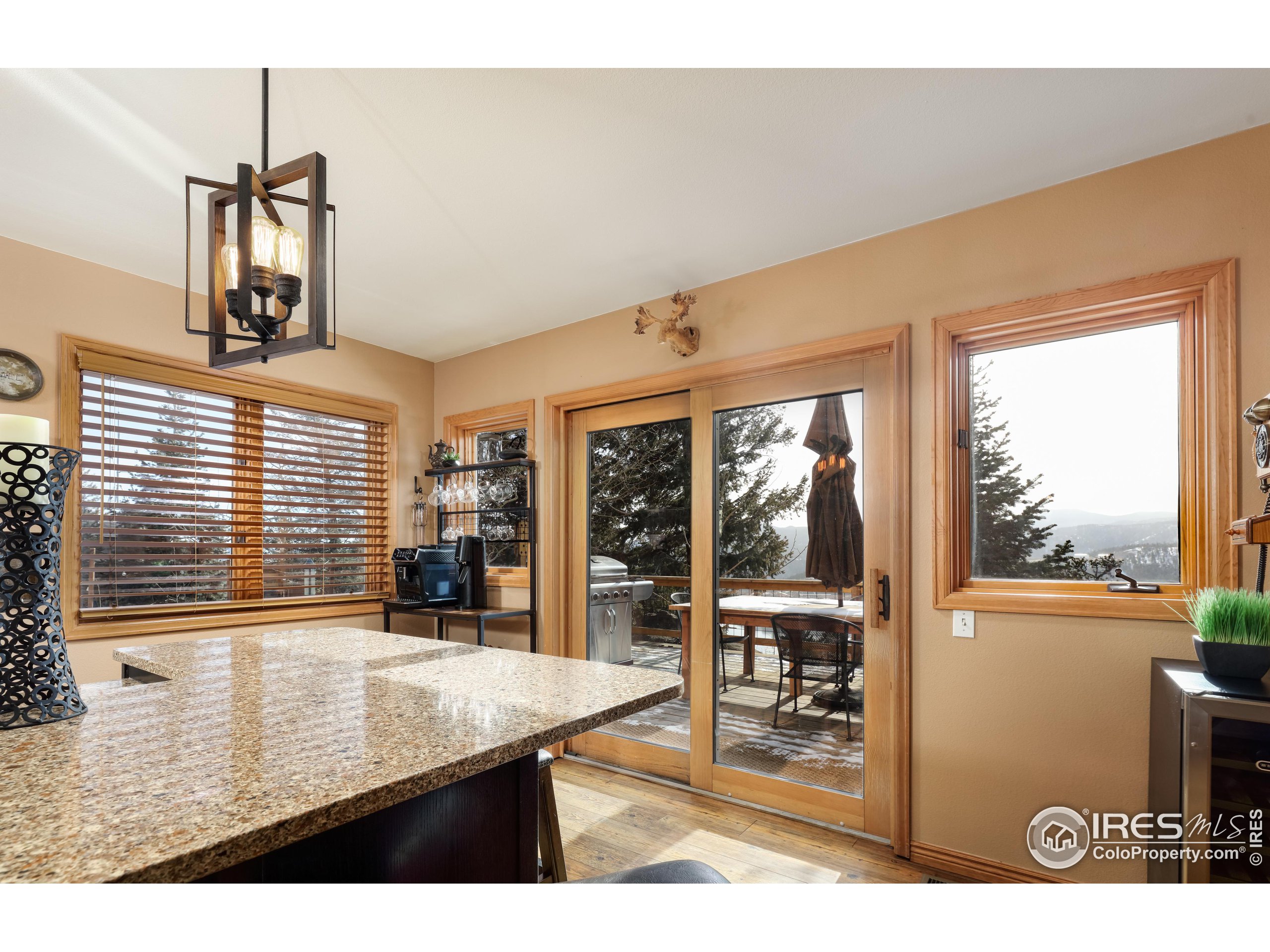 385 Lakeshore Park Rd