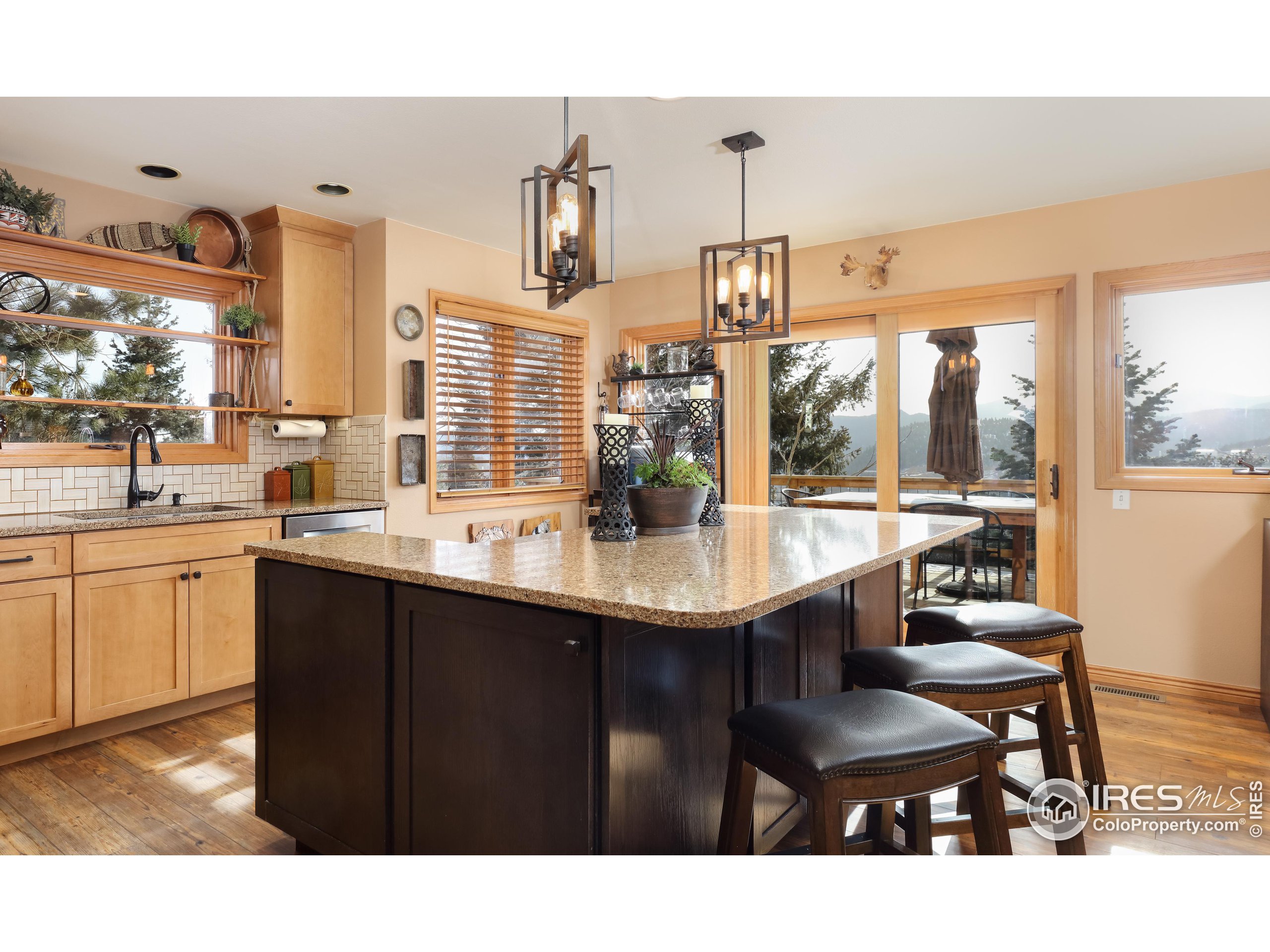 385 Lakeshore Park Rd