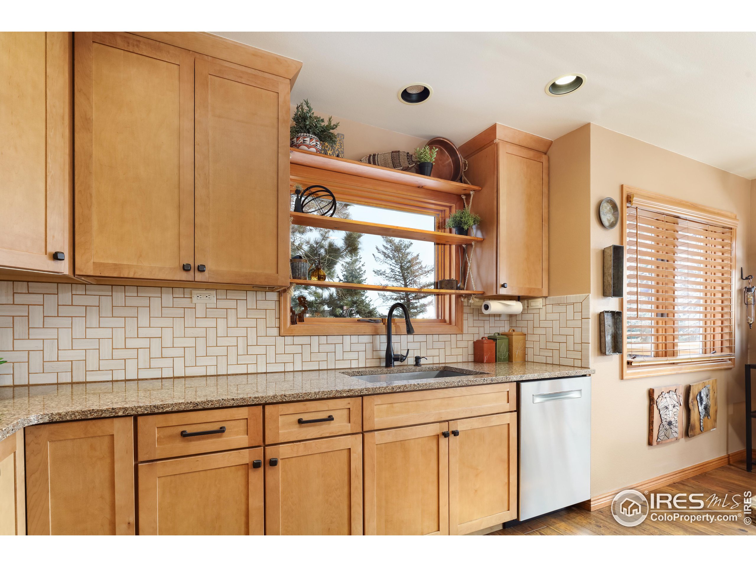 385 Lakeshore Park Rd