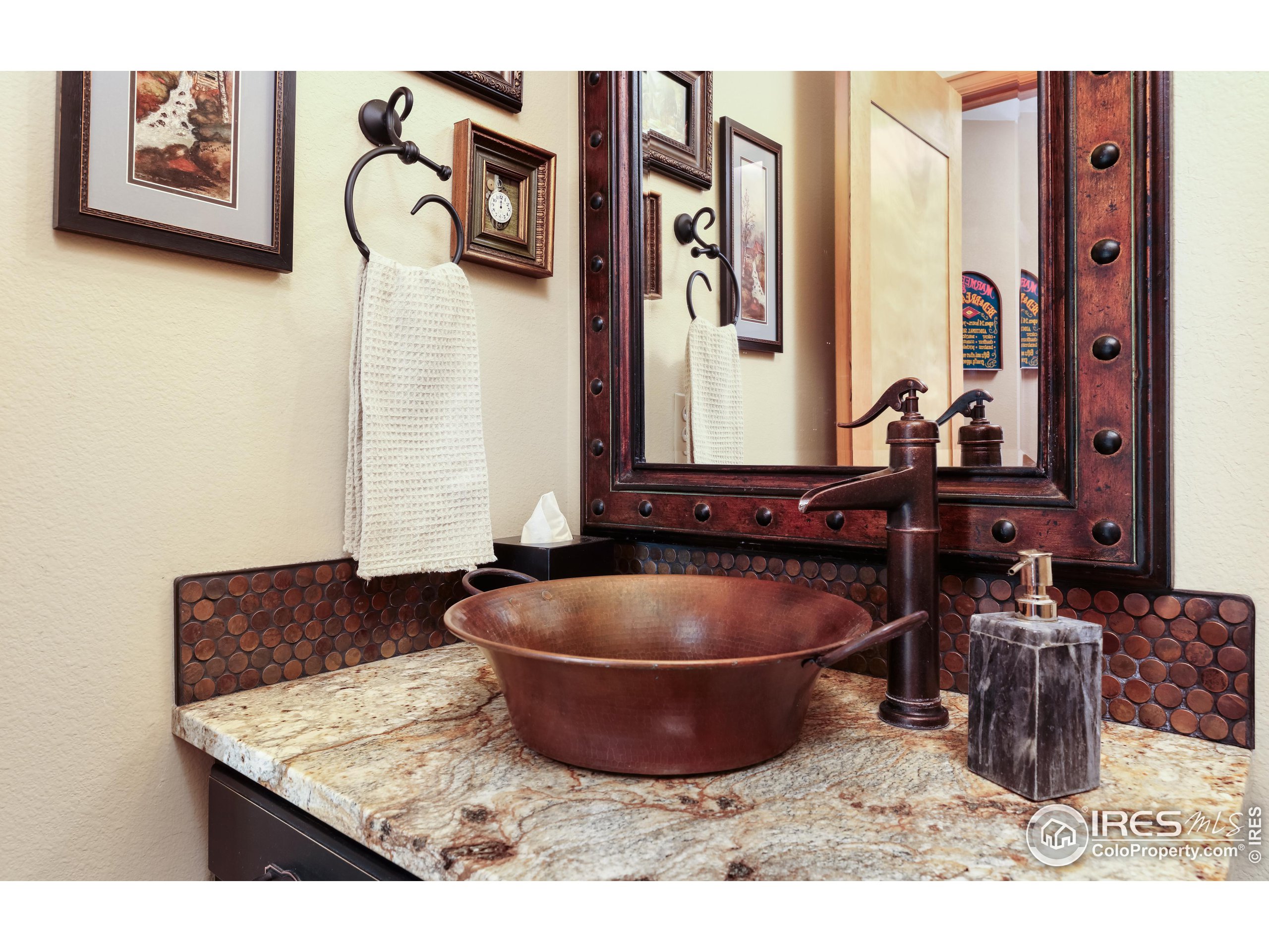 385 Lakeshore Park Rd