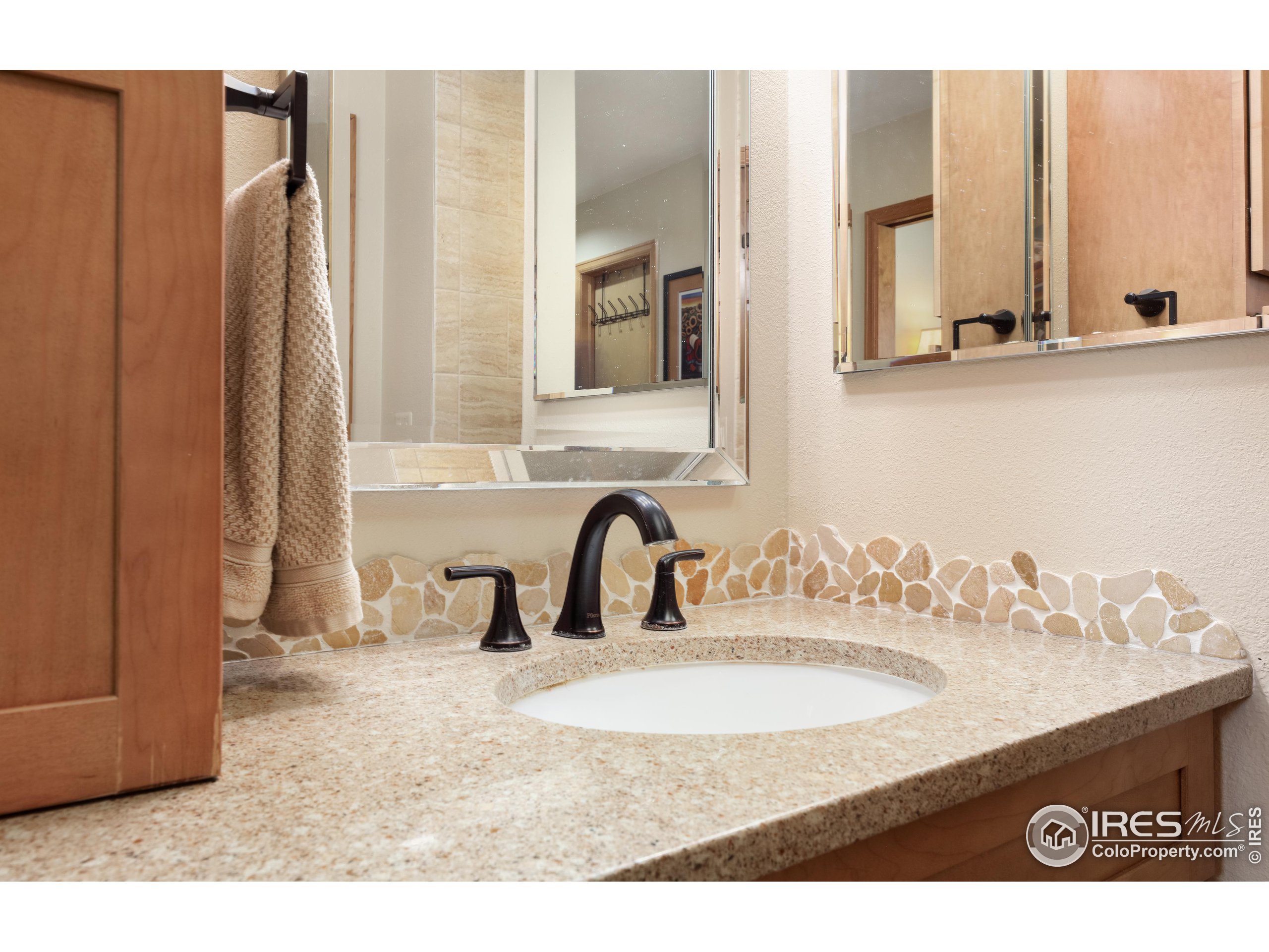 385 Lakeshore Park Rd