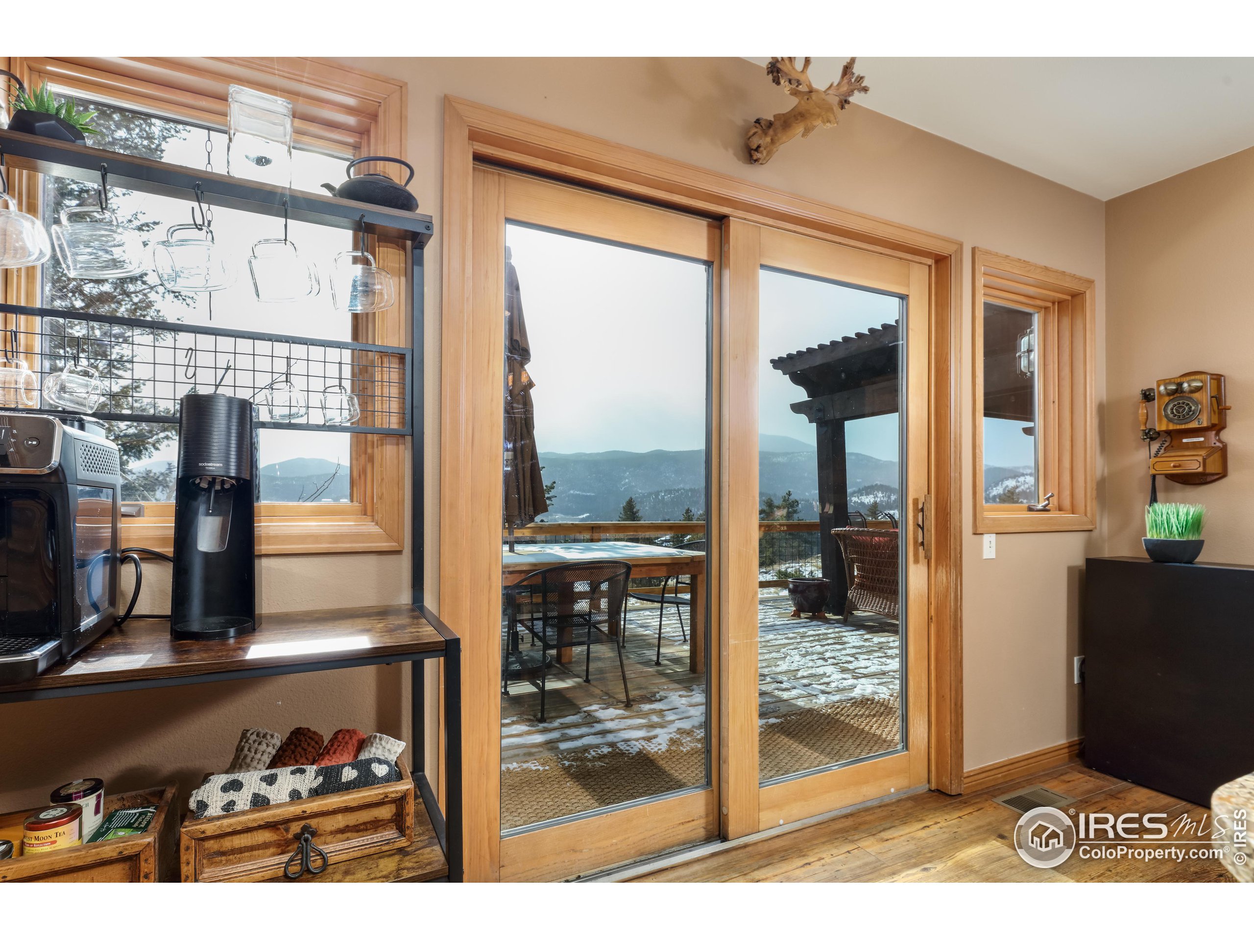 385 Lakeshore Park Rd