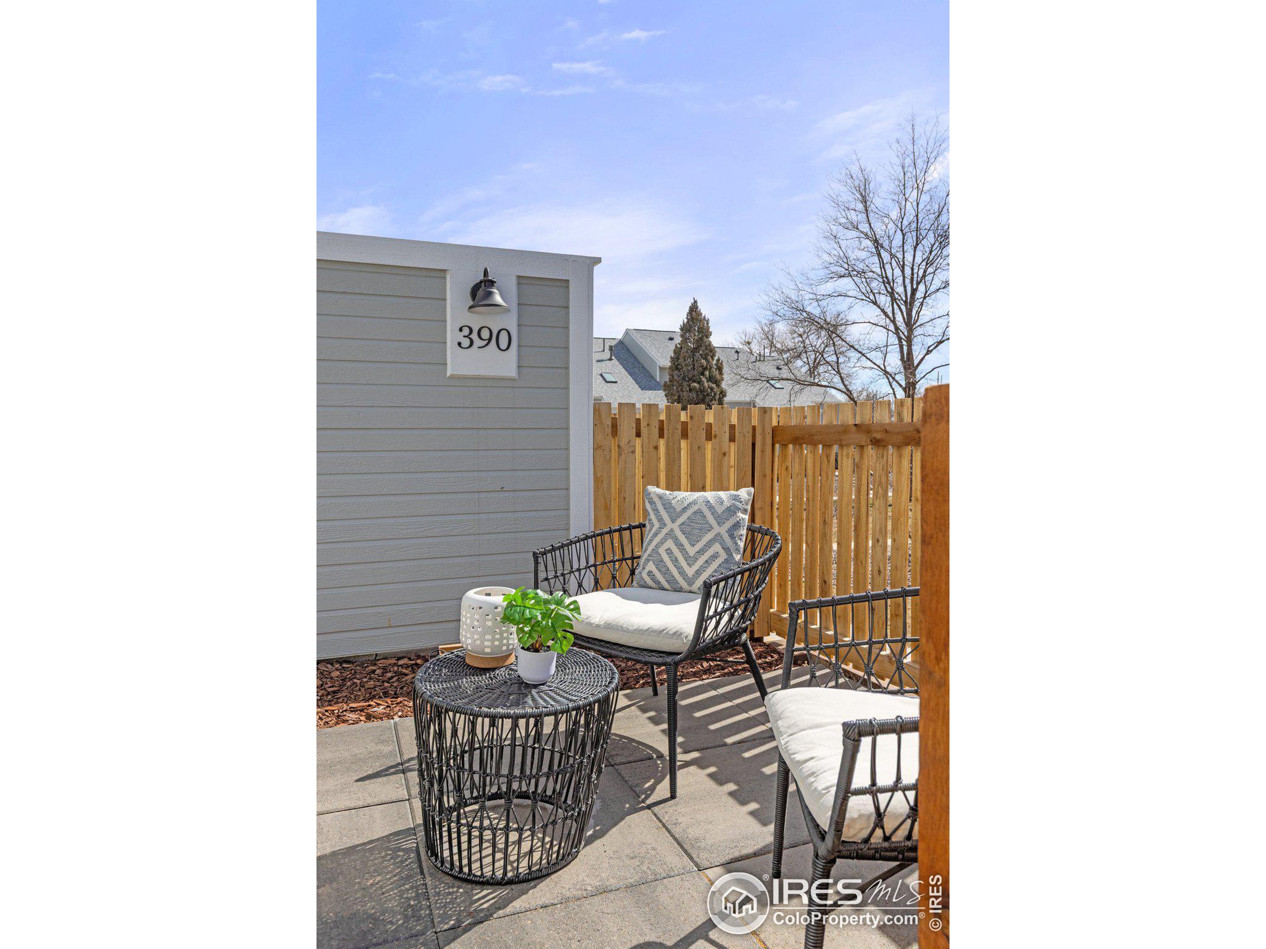 390 Owl Dr Louisville