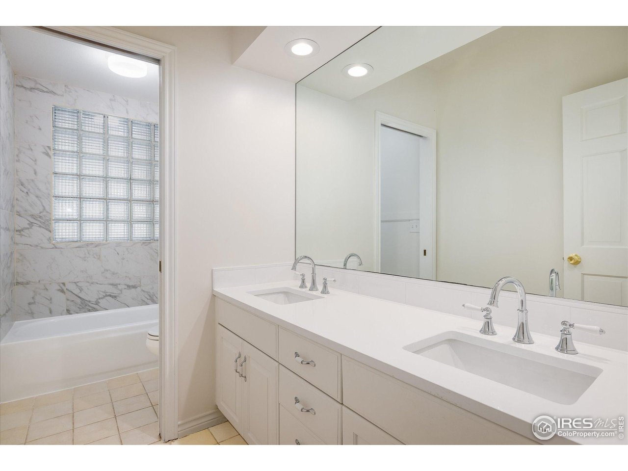 2520 Columbine Circle