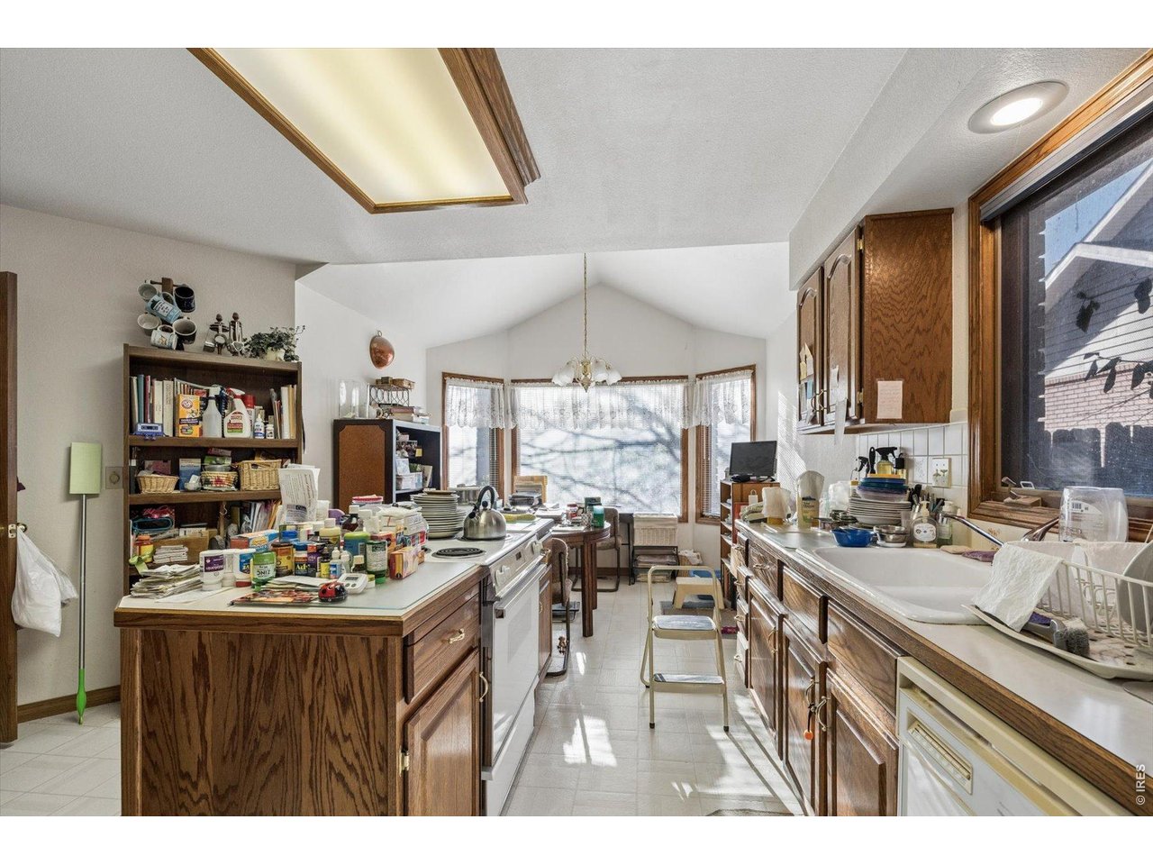 2434 Maplewood Cir W