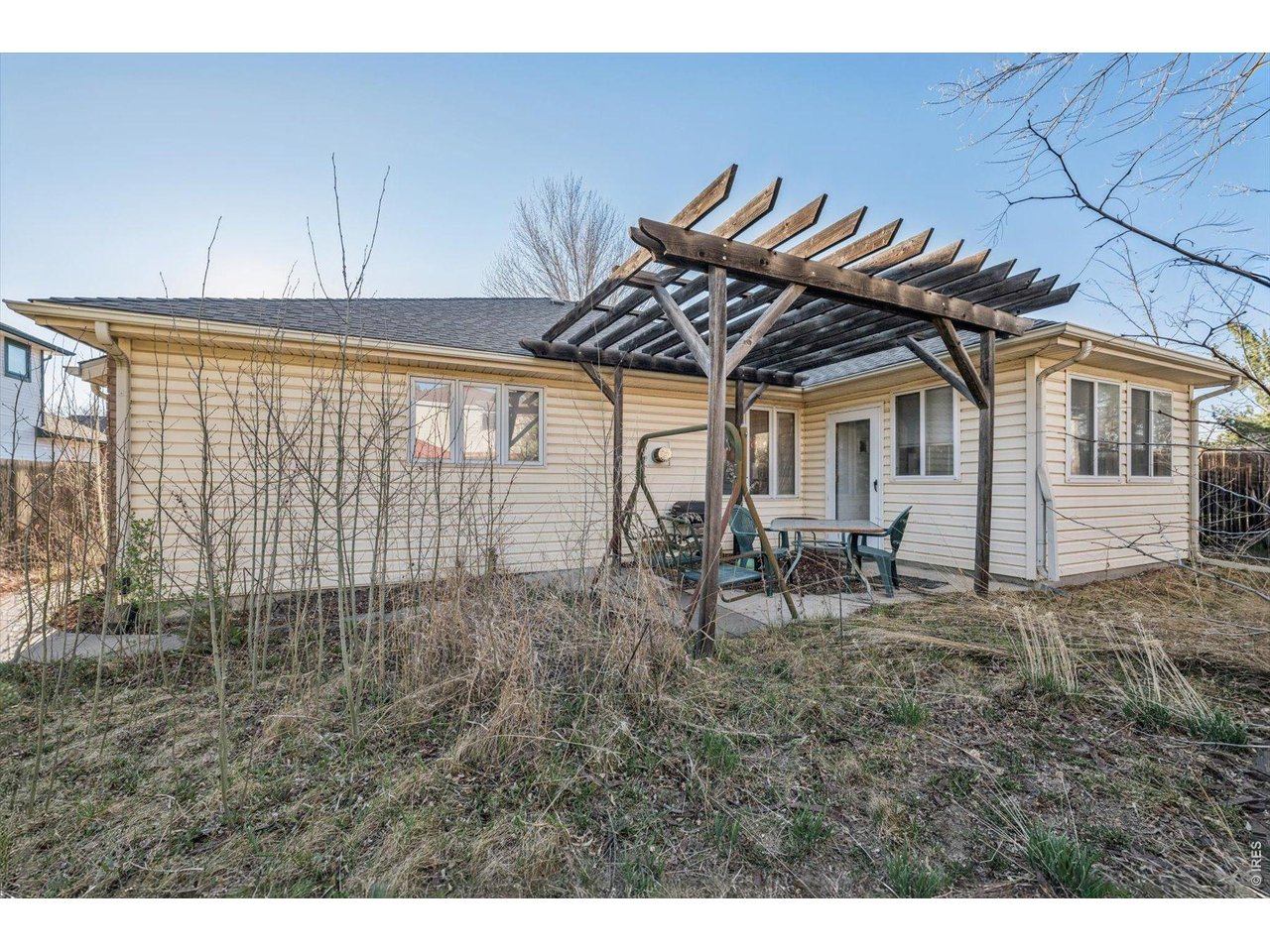 2434 Maplewood Cir W